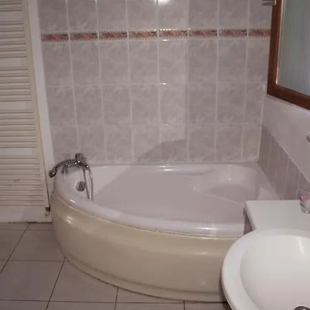 Holiday home Les Bourdoncles Giroussens